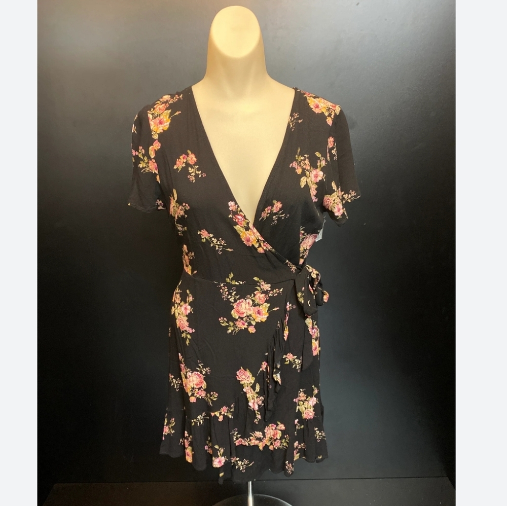 Xhilaration Size Large Wrap Dress